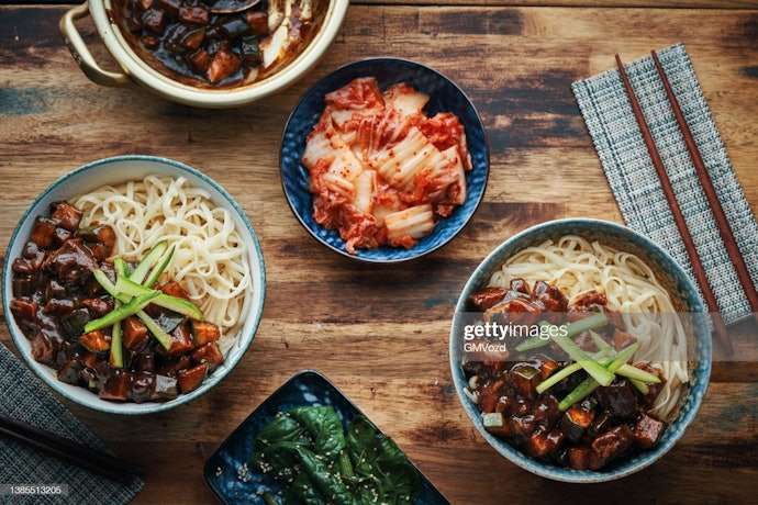 Cách Thưởng Thức Mì Tương Đen Gói Ngon