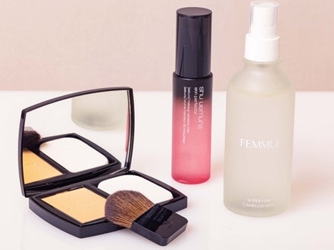 Cách Dùng Xịt Khoáng Sửa Lại Lớp Make-up