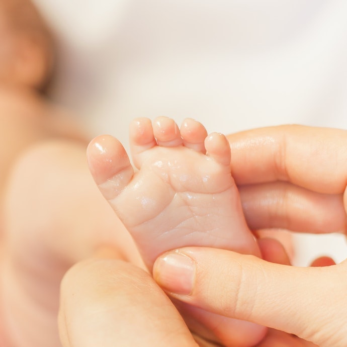 Lưu Ý Gì Khi Sử Dụng Dầu Để Mát Xa Cho Bé?