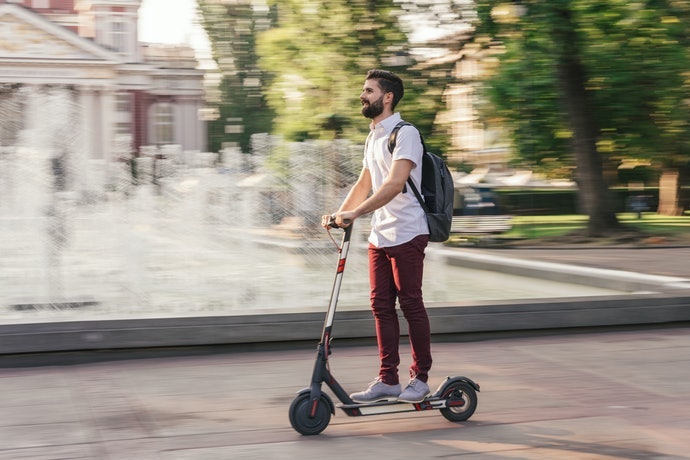 Lưu Ý Khi Sử Dụng Scooter Ở Nơi Công Cộng