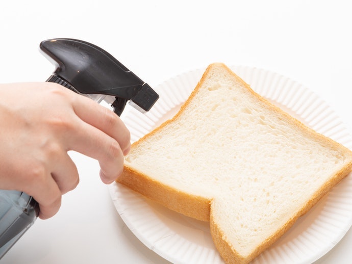 Cách Nướng Bánh Mì Mềm Hơn Mà Không Cần Chức Năng Hơi Nước