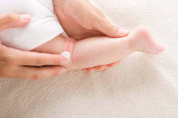 Các Bước Cơ Bản Khi Dùng Kem Chống Hăm Cho Trẻ Sơ Sinh