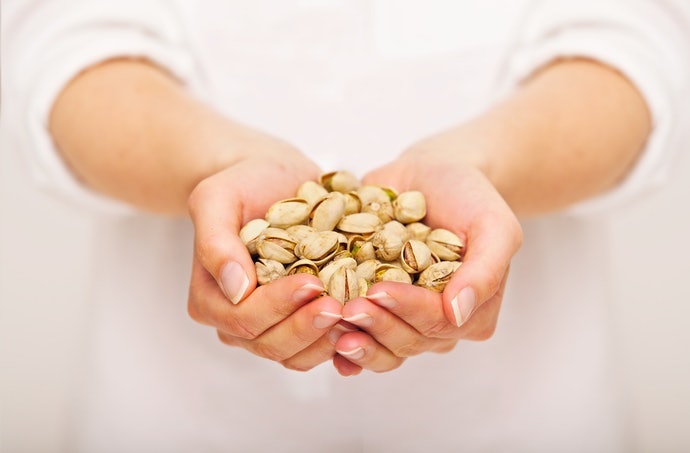 Có Nên Ăn Quá Nhiều Hạt Dẻ Cười