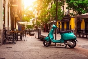 Lưu Ý Khi Lái Xe 50 Phân Khối: Bắt Buộc Tham Gia Bảo Hiểm