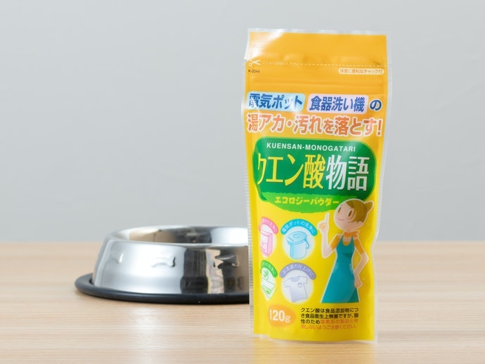 Dùng Axit Citric Loại Bỏ Chất Nhầy Trong Khay