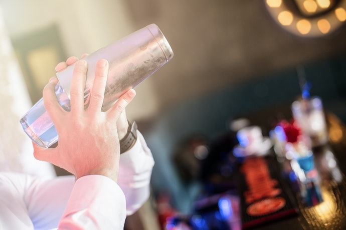 Mẹo Pha Chế Cocktail Ngon Hơn Với Bình Lắc