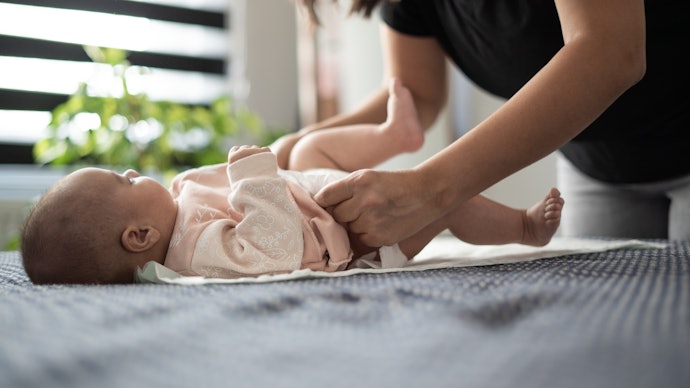 Cách Quấn Và Thay Tã Vải Cho Trẻ Sơ Sinh