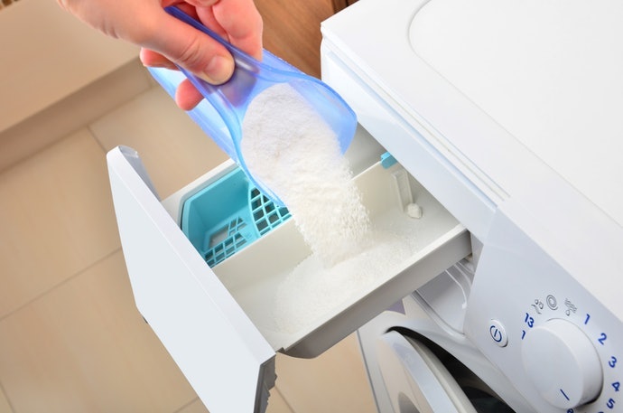 Loại Bỏ Bụi Bẩn Bằng Bột Giặt và Chất Tẩy Oxy