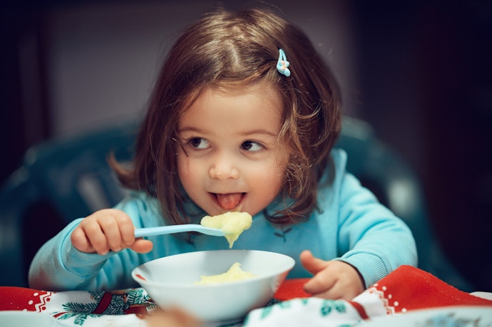 Trẻ Mấy Tháng Tuổi Thì Có Thể Cho Bé Ăn Dặm Bằng Cháo Yến Mạch?
