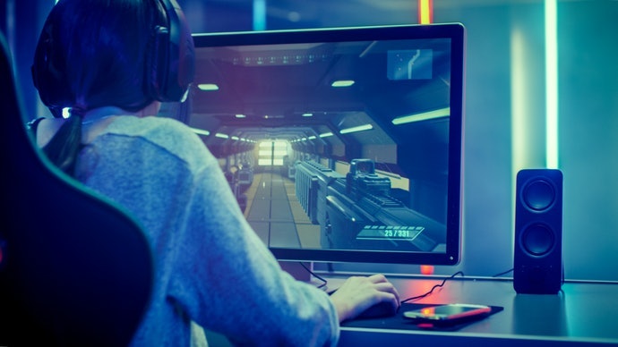 Chơi Game Thoải Mái Hơn Nhờ Bàn Gaming