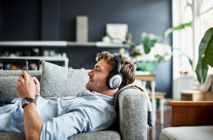 Âm Thanh Mạnh Mẽ - Sức Hút Của Tai Nghe JBL
