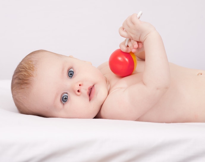 Lục Lạc Cho Bé: Ngoài Vui Ra Còn Gì Nữa?
