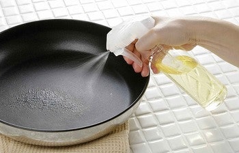 Bình Xịt Dầu Ăn: Cắt Giảm Lượng Dầu Khi Nấu Ăn