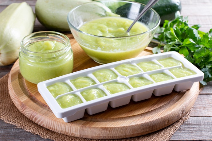 Bé Mấy Tuổi Là Ăn Dặm Được? Bột Ăn Dặm Có Phải Là Lựa Chọn Bắt Buộc?