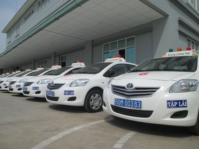Cân Nhắc Địa Điểm Học & Chính Sách Hỗ Trợ Đưa Đón