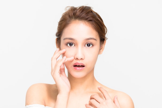 Chọn Các Thành Phần Hoạt Tính Cải Thiện Làn Da Như Niacinamide, Vitamin C, v.v.