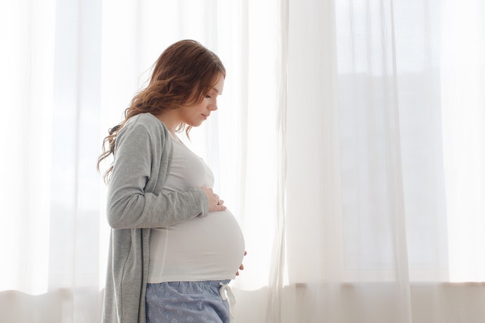 Ưu Tiên Chọn Đầm Bầu Có Thiết Kế Kín Đáo