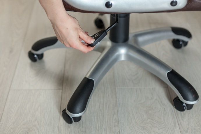 Chọn Ghế Có Khả Năng Điều Chỉnh Độ Cao!