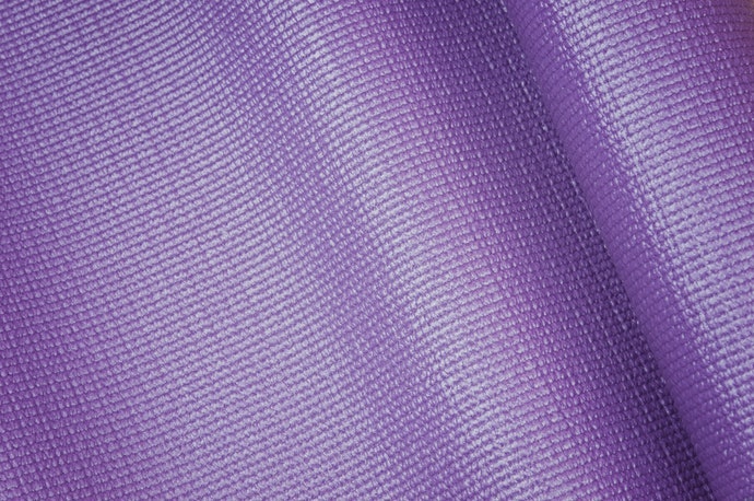 PVC: Chống Thấm Tốt, Dễ Lau Sạch
