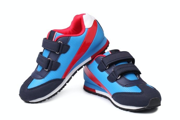 Giày Sử Dụng Khoá Dán Velcro: Tiện Mang Vào & Cởi Ra