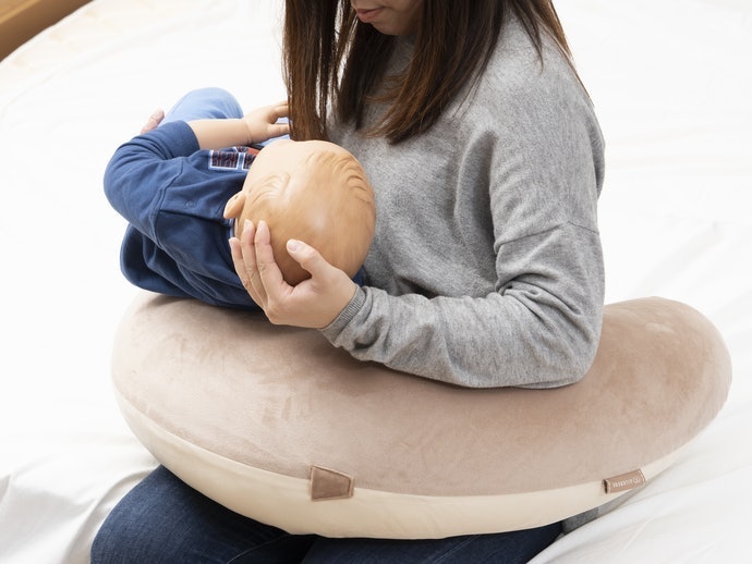 Nếu Muốn Tận Dụng Làm Gối Đệm Cho Bé Bú Hoặc Gối Chặn Cho Bé, Chọn Loại Không Quá Mềm Lún Và Có Tính Đàn Hồi