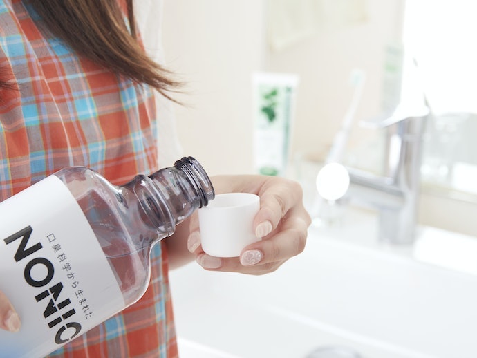 Chọn Chai Có Kèm Nắp Rót Để Tiện Sử Dụng Hơn