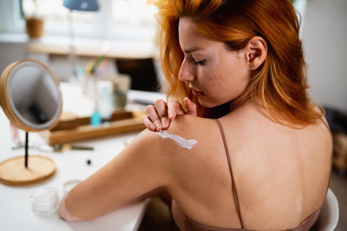 Trị Mụn Lưng, Mụn Cơ Thể, Cải Thiện Da Dày Sừng: Chọn Thành Phần Như BHA, AHA, v.v.