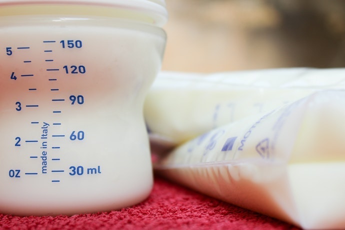 Chọn Túi Trữ Sữa Có Dung Tích Dưới 100 mL Cho Bé 0 - 1 Tháng Tuổi, Bé Lớn Hơn Cần Loại Có Dung Tích 180 - 250 mL