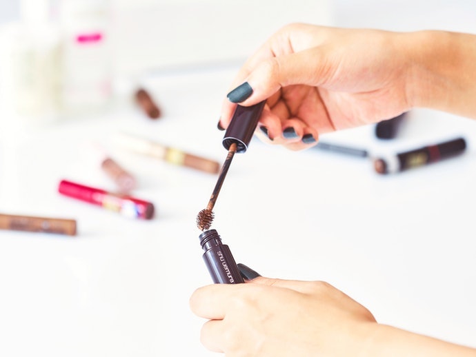 Chọn Kết Cấu Mascara Dựa Vào Độ Đậm Nhạt Của Lông Mày
