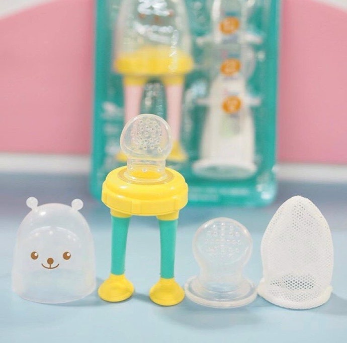 Chọn Theo Chất Liệu Núm Nhai: Silicone Hay Vải Lưới?