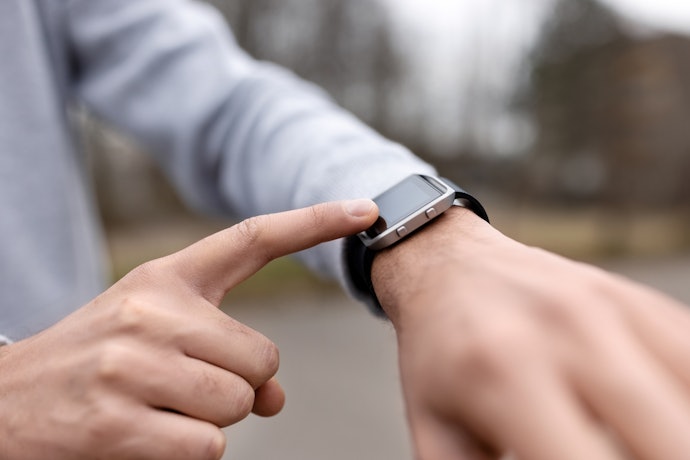 Màn Hình AMOLED Cho Chất Lượng Hiển Thị Cao, Lưu Ý Không Phải Smart Watch Nào Cũng Cảm Ứng