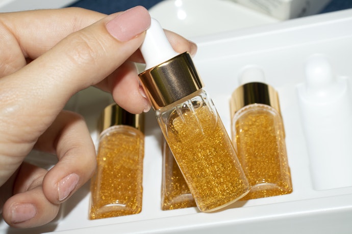 Kiểm Tra Loại Vàng Được Sử Dụng Trong Serum. Ưu Tiên Độ Tinh Khiết Chọn Vàng 24K