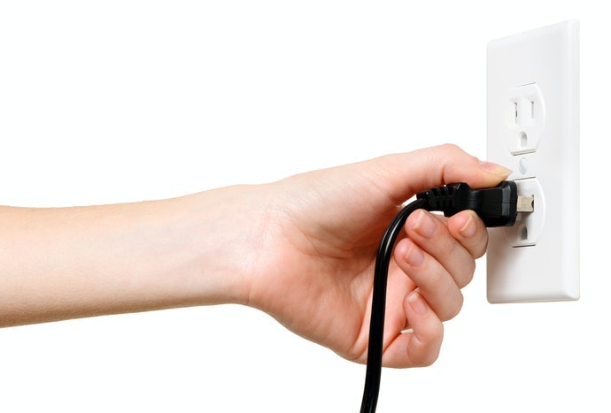 Chọn Nguồn Điện Pin Hay Ổ Cắm Phù Hợp Cách Sử Dụng
