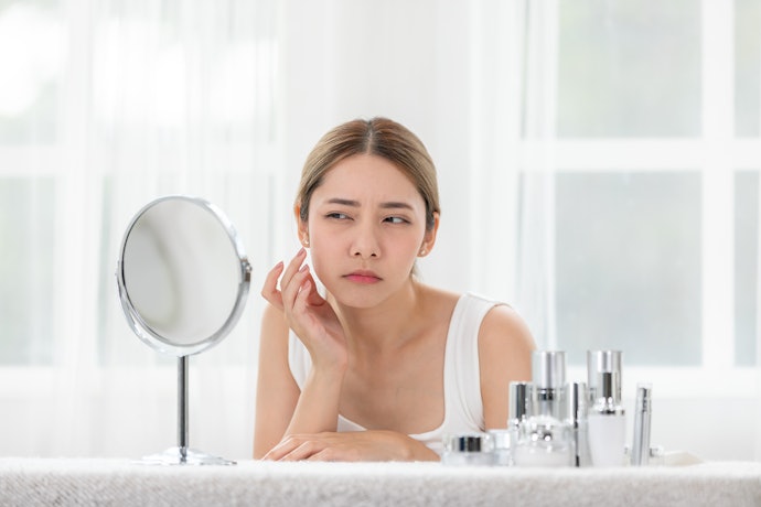 Ưu Tiên Phấn Nén, Finish Matte Nếu Da Có Mụn, Nhiều Khuyết Điểm