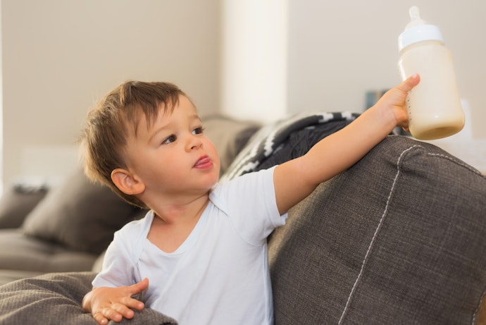Trẻ Từ 12 Tháng Tuổi Có Thể Dùng Bình Dung Tích Lớn Từ 250 mL Tùy Theo Nhu Cầu