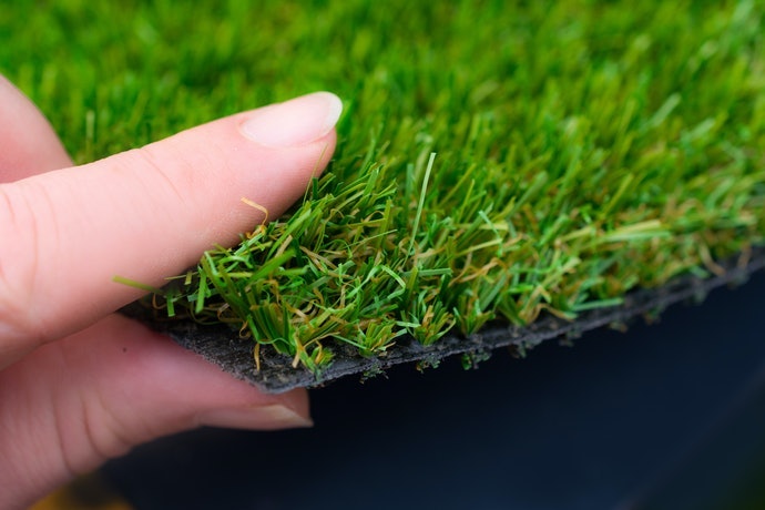 Chọn Sợi Cỏ Không Đều Màu Cho Cảm Giác Chân Thực