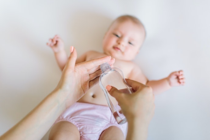 Tránh Các Thành Phần Có Thể Gây Kích Ứng Dầu Oliu, Dầu Bơ Ca Cao, Các Chất Bảo Quản, v.v. Ưu Tiên Loại Không Mùi