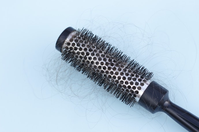 Nên Chọn Lược Nylon Nếu Muốn Dễ Vệ Sinh Và Bảo Quản