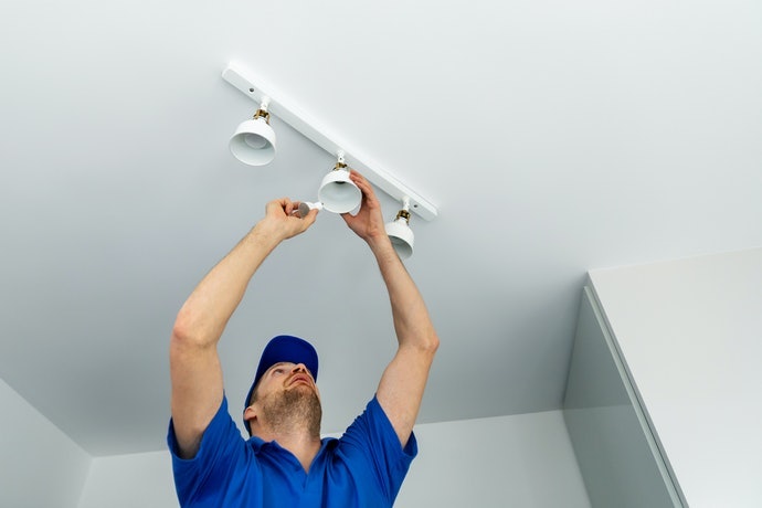 Chọn Loại Đèn Nhẹ Để Dễ Lắp Đặt