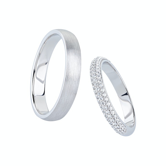Chọn Nơi Bán Có Dịch Vụ Đo/Điều Chỉnh Size Nhẫn Để Tìm Được Đúng Size Của Cả 2