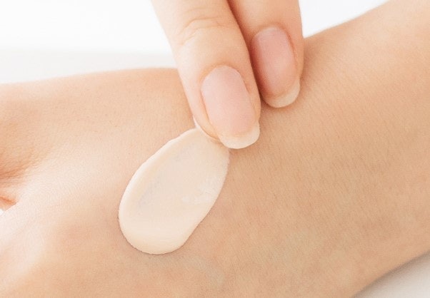 Để Tạo Cảm Giác Thoải Mái: Chọn Kem Có Mùi Hương Dễ Chịu, Thấm Nhanh, Dễ Tán, Không Vón Cục