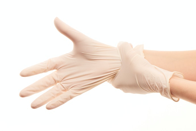 Chất Liệu Nitrile: Hoàn Hảo Khi Làm Sạch Các Vết Bẩn Dầu Mỡ