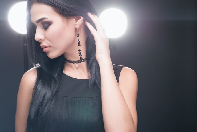Vòng Cổ Choker Ren: Cảm Giác Sang Trọng
