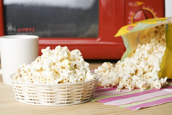 Bắp Nổ Bằng Lò Vi Sóng: Cách Làm Đơn Giản, Dễ Rang