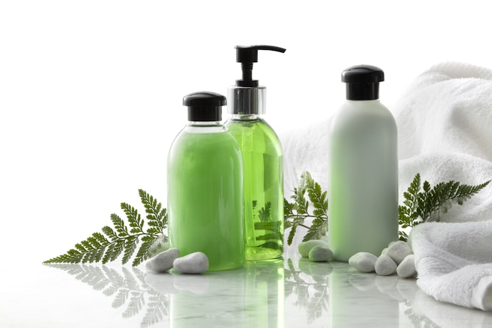 Thành Phần Thảo Dược Nhẹ Nhàng Cho Da Đầu
