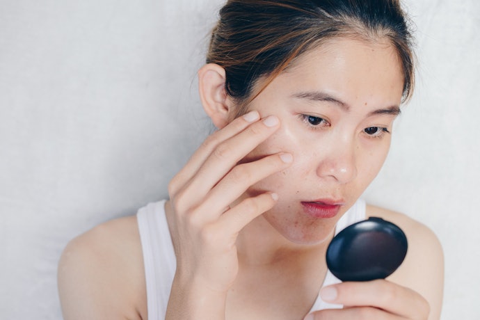 Xịt Có Chứa Phấn Hút Dầu Và Hạn Chế Mồ Hôi: Cho Làn Da Dễ Bóng Dầu