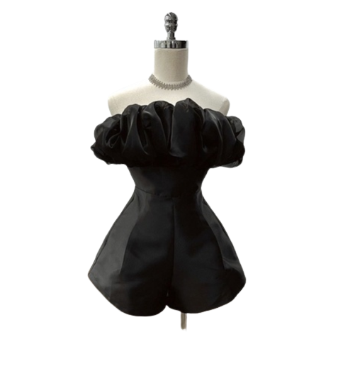 Người Có Chiều Cao Khiêm Tốn: Jumpsuit Ngắn Hoặc Cạp Cao Tạo Cảm Giác Chân Dài Hơn