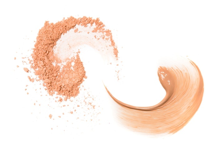 Màu Beige/ Màu Trong Suốt: Phù Hợp Với Làn Da Ít Khuyết Điểm