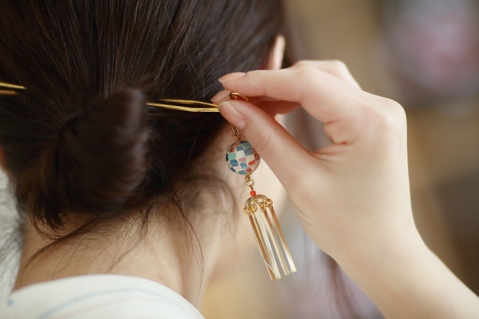 Trâm Cài Đơn Giản Cho Trang Phục Thường Ngày