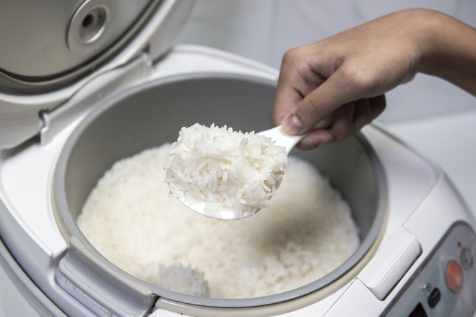 Chọn Loại Kệ Có Giá Trượt Để Đặt Nồi Cơm Điện